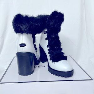 BNIB Guess Galway white leather & black fur boots